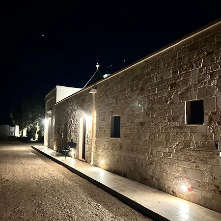 Il Trullo Di Bina Bed and Breakfast Pezze Di Greco Exteriör bild
