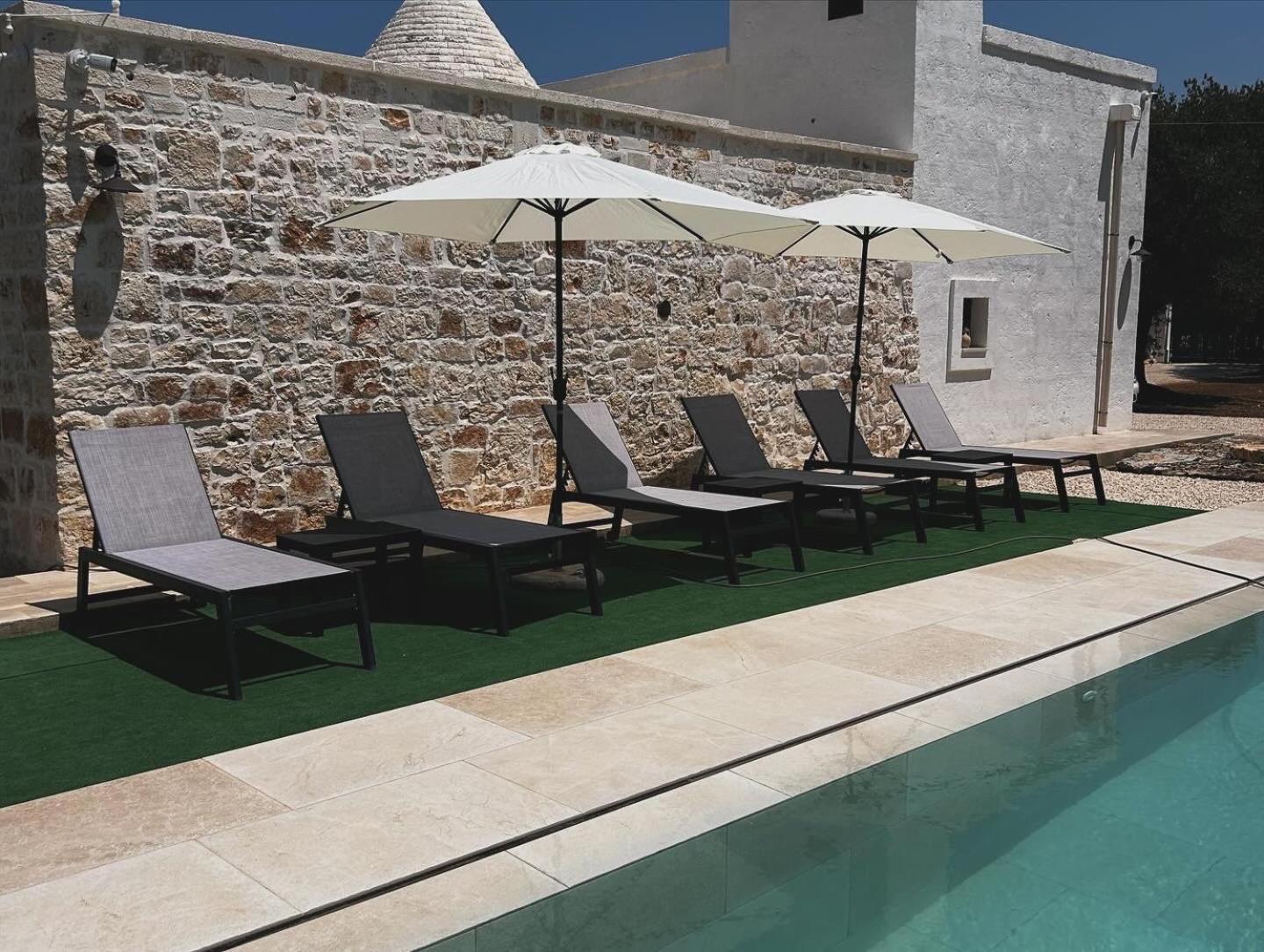 Il Trullo Di Bina Bed and Breakfast Pezze Di Greco Exteriör bild