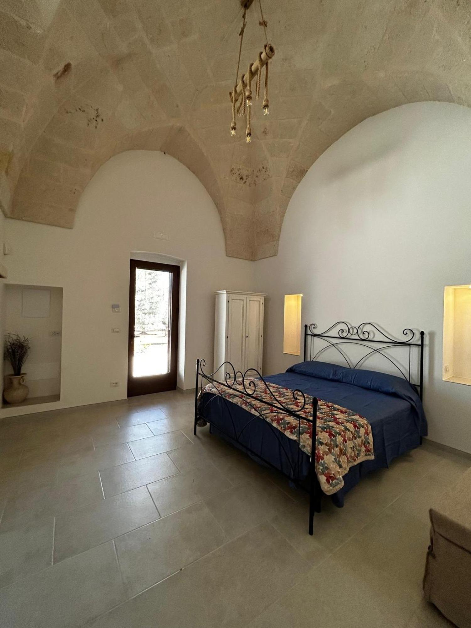 Il Trullo Di Bina Bed and Breakfast Pezze Di Greco Exteriör bild