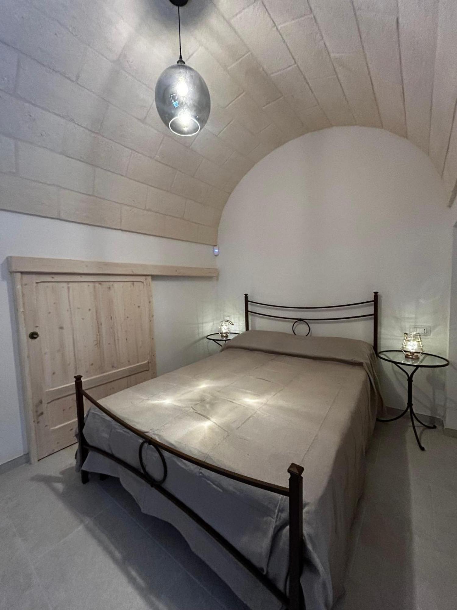 Il Trullo Di Bina Bed and Breakfast Pezze Di Greco Exteriör bild