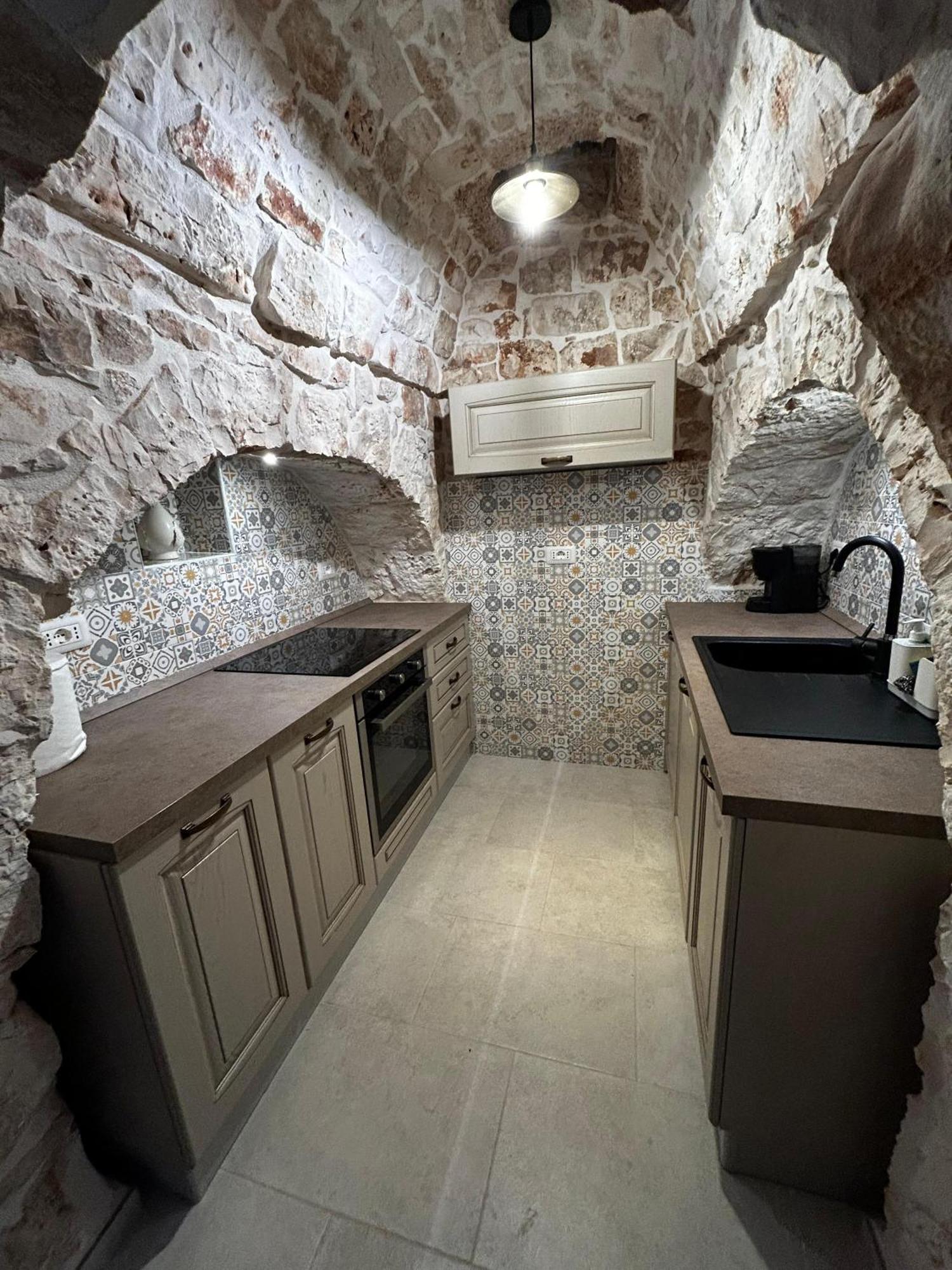 Il Trullo Di Bina Bed and Breakfast Pezze Di Greco Exteriör bild