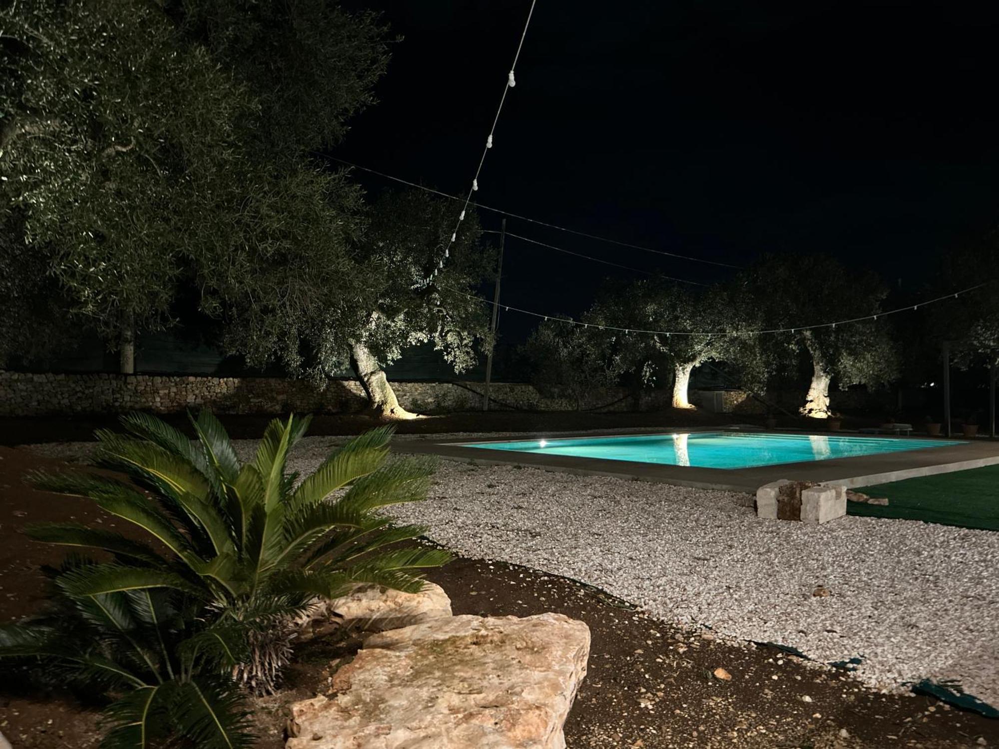 Il Trullo Di Bina Bed and Breakfast Pezze Di Greco Exteriör bild