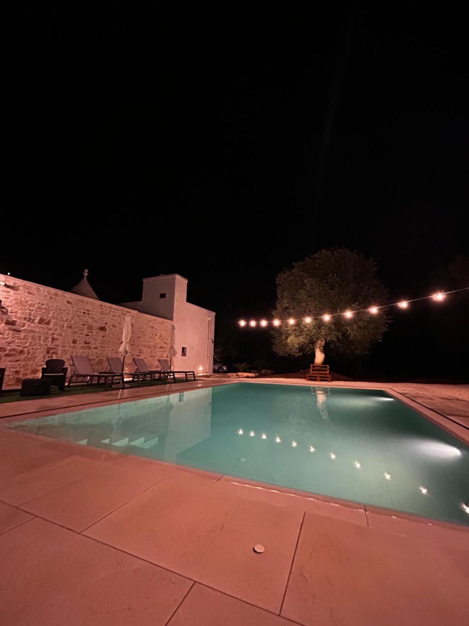Il Trullo Di Bina Bed and Breakfast Pezze Di Greco Exteriör bild