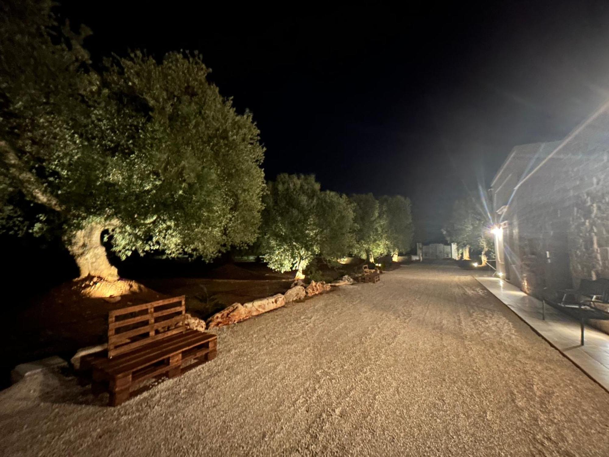 Il Trullo Di Bina Bed and Breakfast Pezze Di Greco Exteriör bild